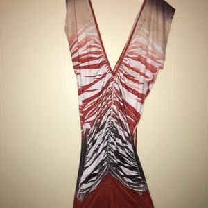 Fitted V-neck Style Top